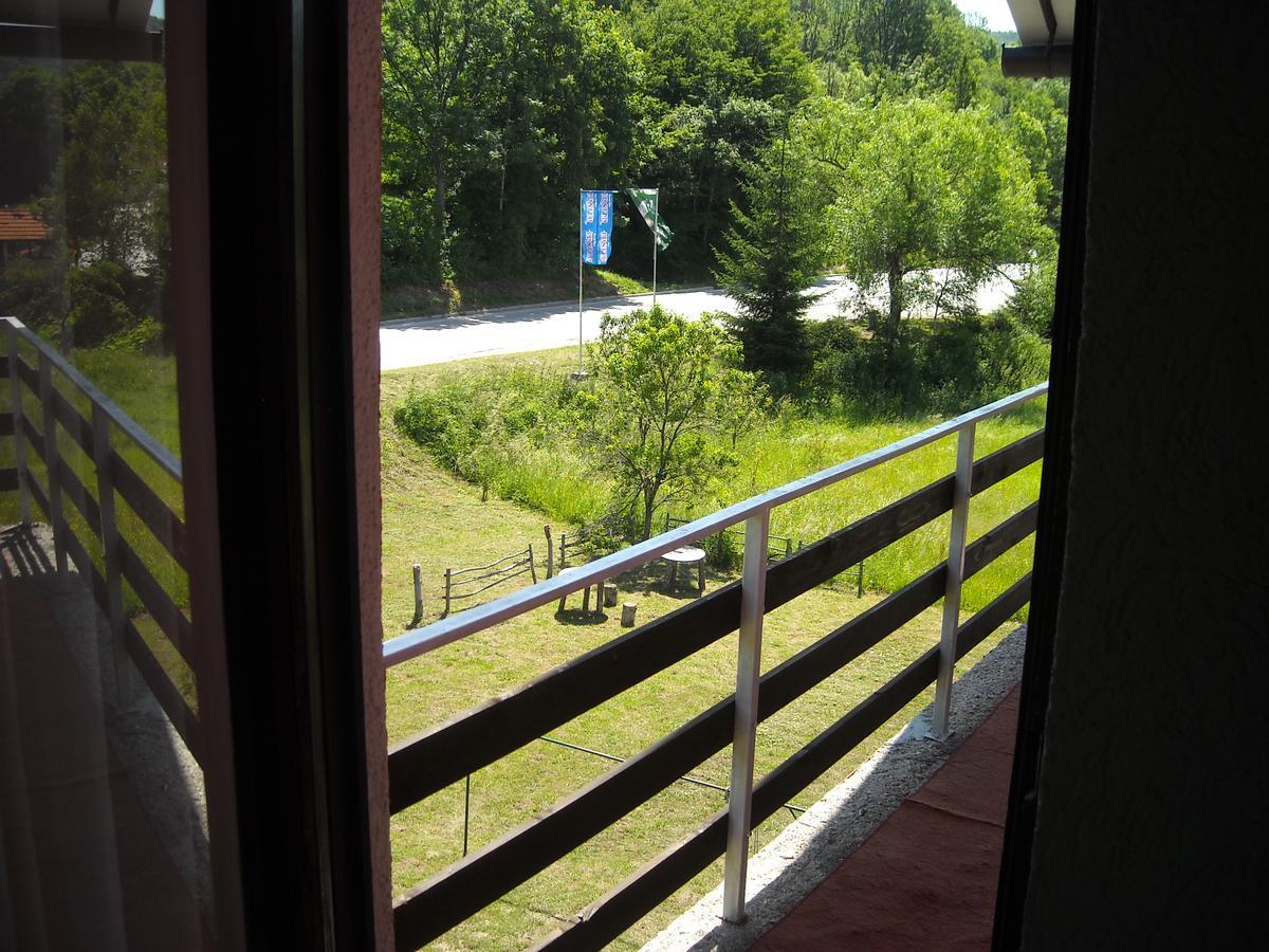 Motel Sretno Good Luck Trnovo エクステリア 写真